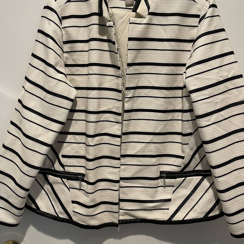 Off white/ Navy Blazer